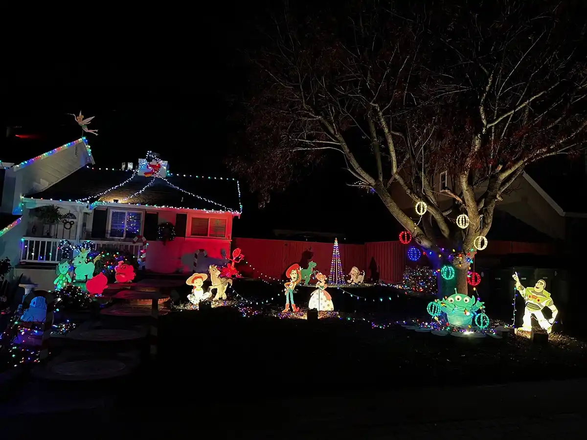 "Deck the Homes" Holiday Home Decorating Contest