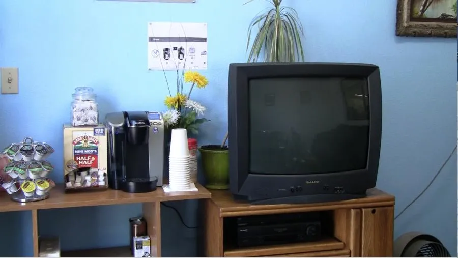 Picture of A look at Acur-it Auto Repair's fully equipped lounge and waiting room - Acur-it Auto Repair