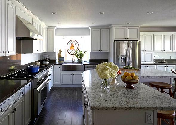 Picture of This custom kitchen in Alamo features extra cabinet storage. - Amarant Design & Build