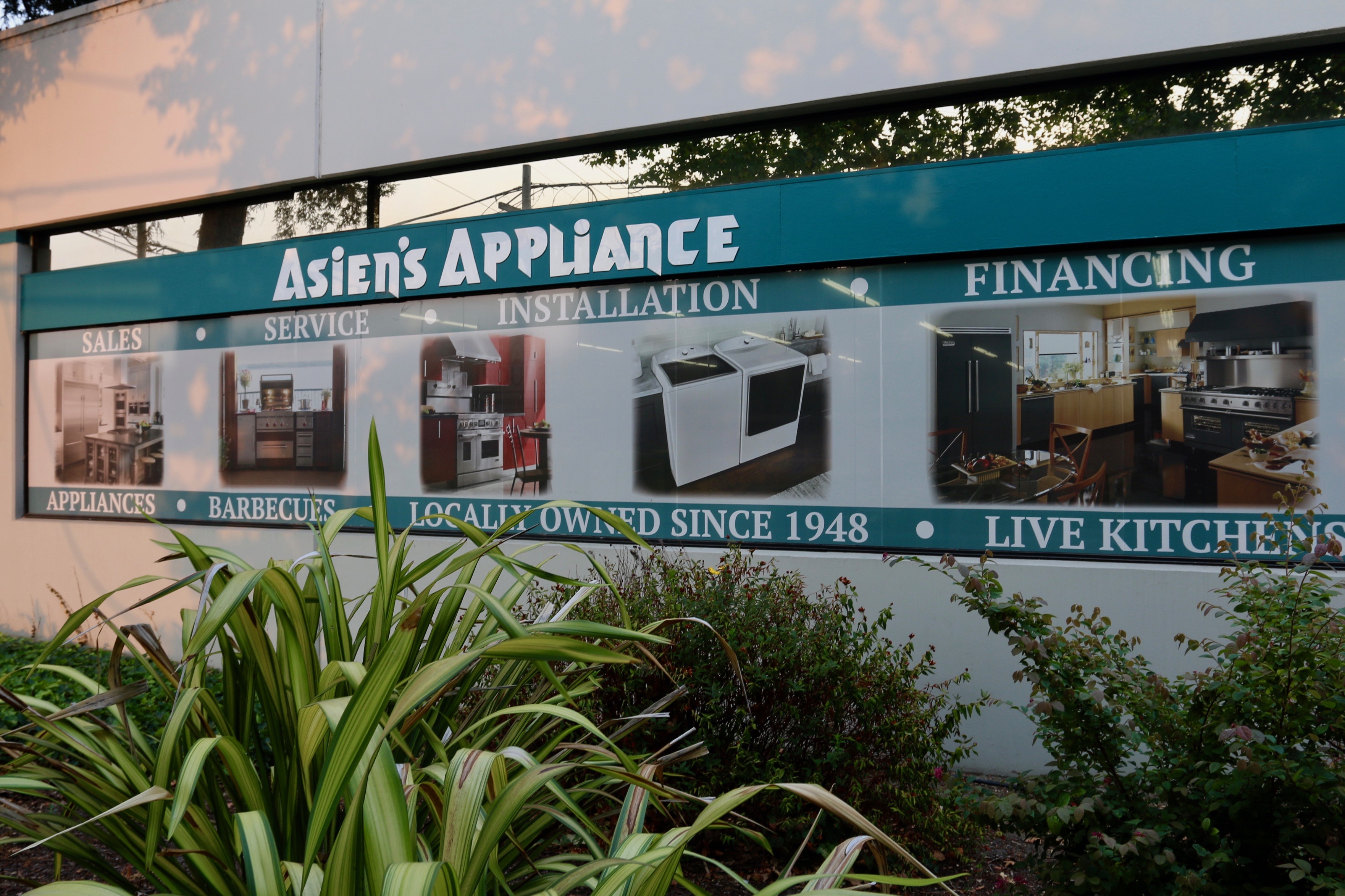 Picture of A look at the windows of Asien's Appliance's Santa Rosa showroom - Asien's Appliance, Inc.