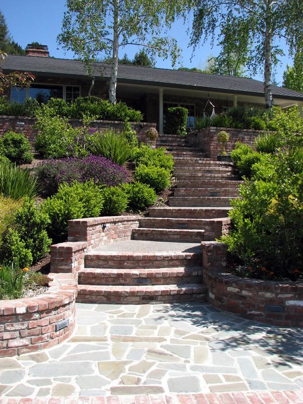 Picture of An entry walkway in Orinda - Dana Lund Landscaping, LLC