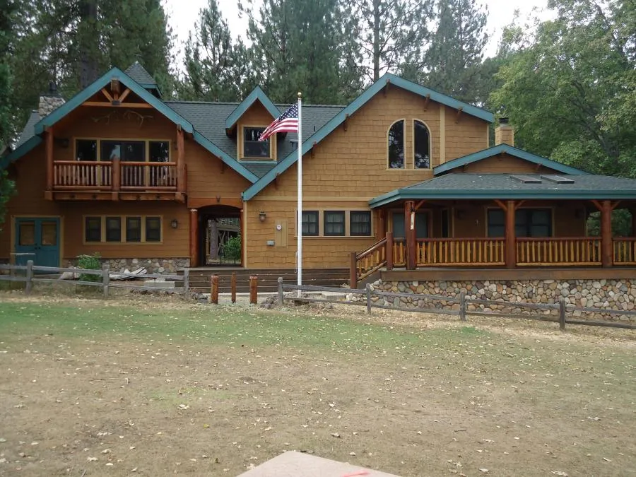 Picture of A recent GAF Timberline HD composition shingle roof installation by Roof-Life Construction - Roof-Life Construction