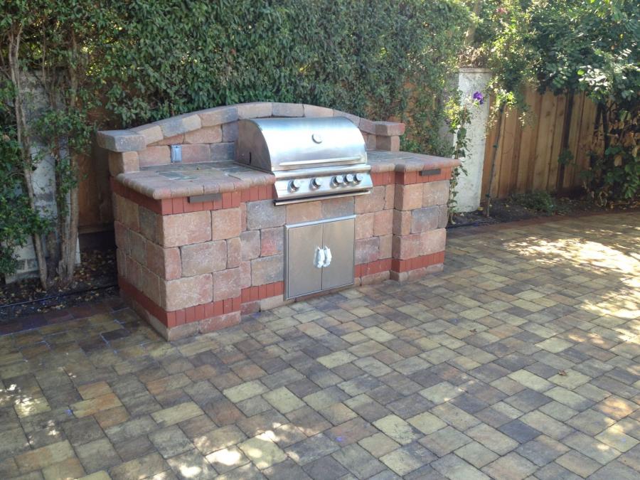 Picture of Modern Paving custom-built this barbecue. - Modern Paving, Inc. - Peninsula