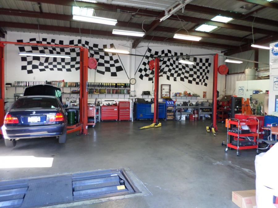 Picture of T & T Auto Repair - T & T Auto Repair