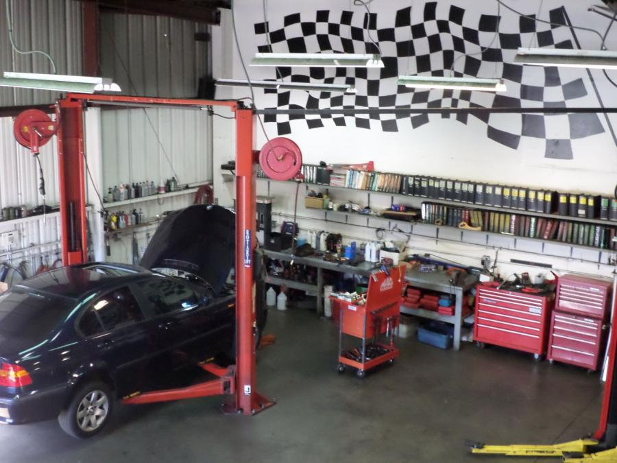 Picture of T & T Auto Repair - T & T Auto Repair