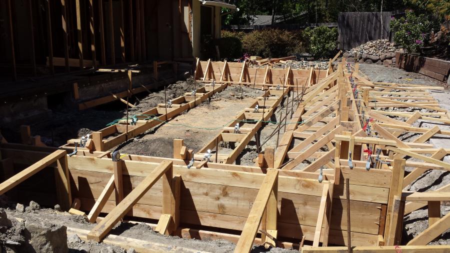 Picture of A spread footing form with piers in the middle - Willow Creek Construction