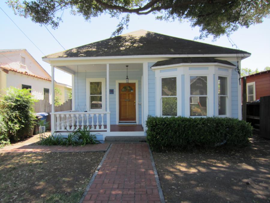 Picture of An ÛÏafterÛ shot of a Victorian house painting project in Santa Rosa - Mike Chavez Painting