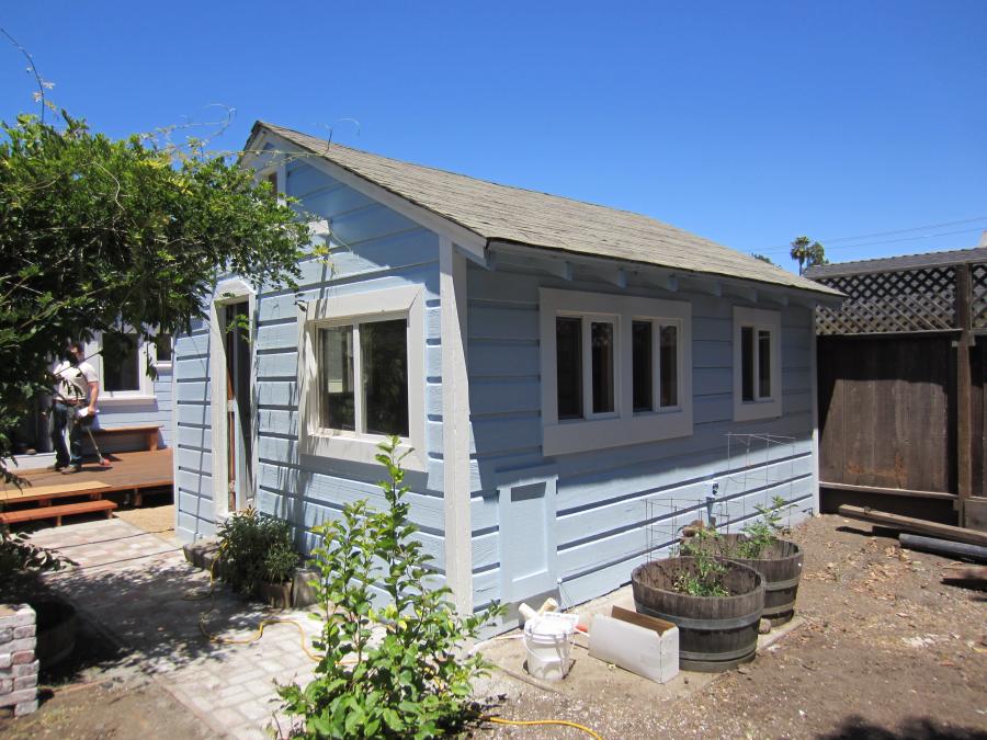 Picture of Mike Chavez Painting used light blue paint with white trim on the front side of this Victorian home. - Mike Chavez Painting