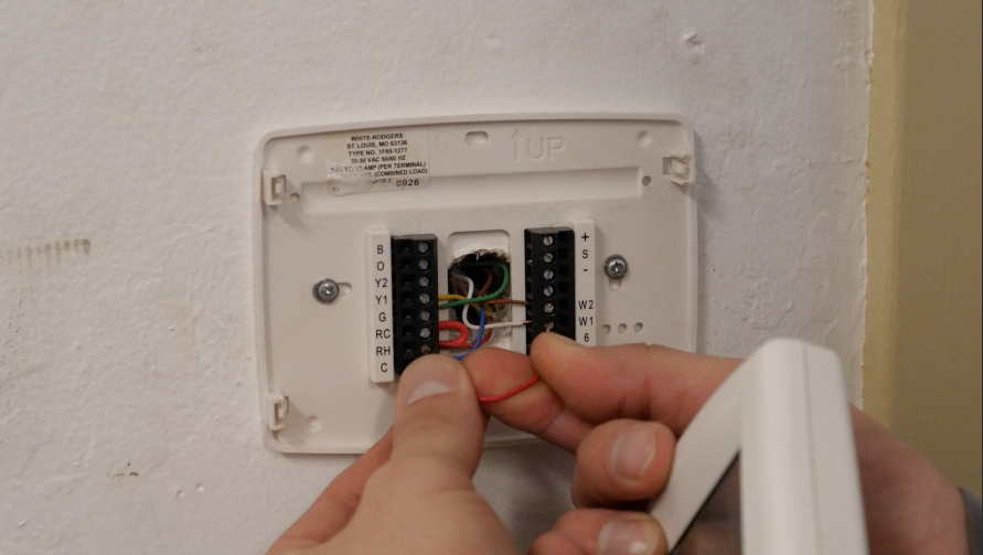 Can Low Batteries Affect Thermostat Performance? - KS Services