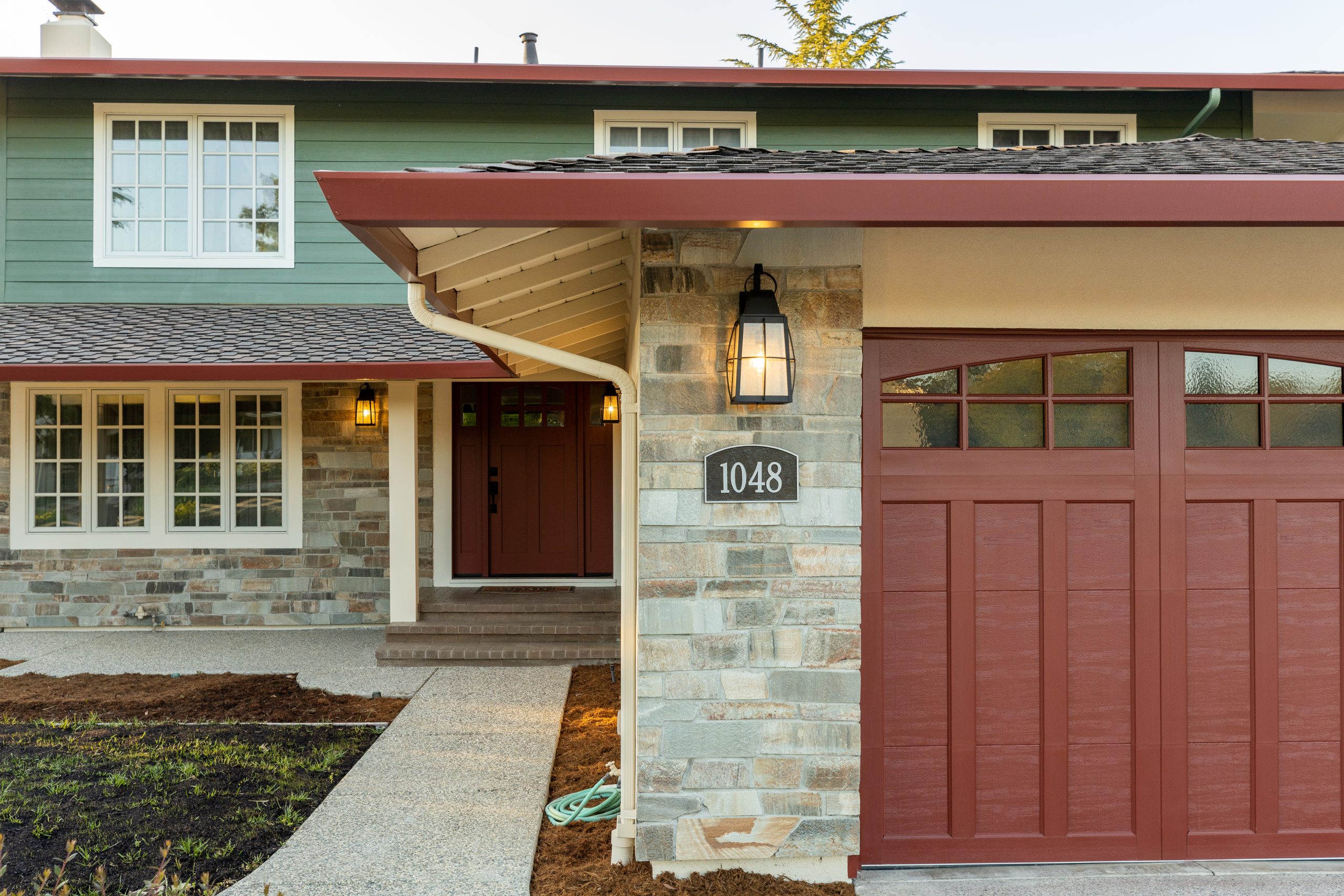 Signing a Contract With a Garage Door Company Diamond Certified