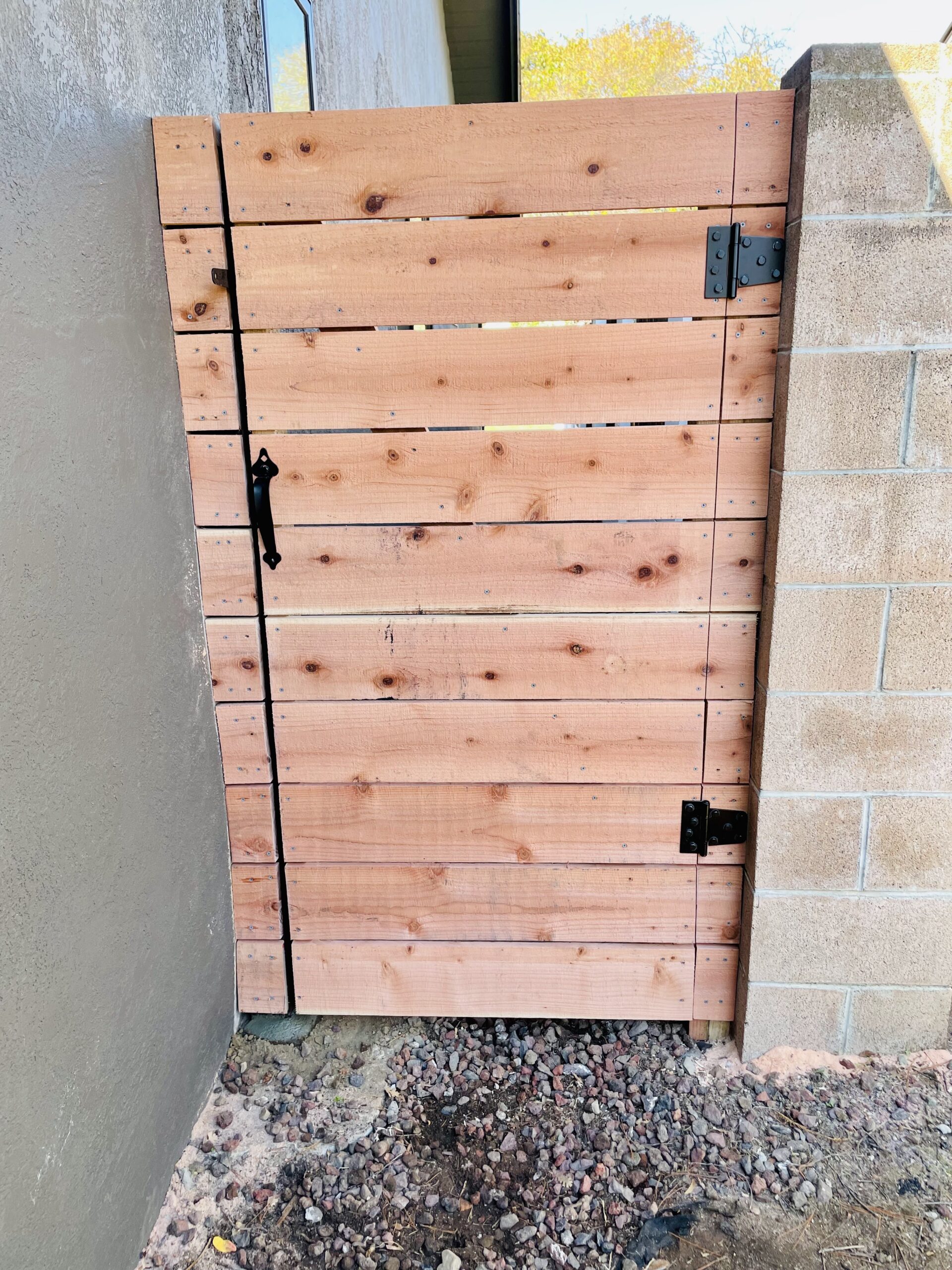 Picture of A recent horizontal redwood gate project by AMM Fencing - AMM Fencing